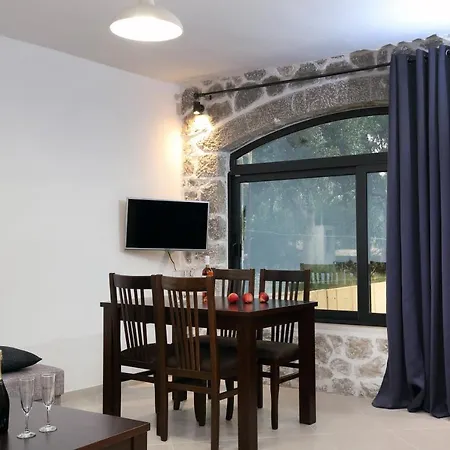 On The Sea Αγία Μαρίνα