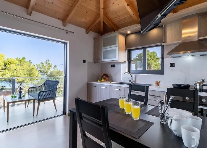 On The Sea Agia Marina (Lefkada)